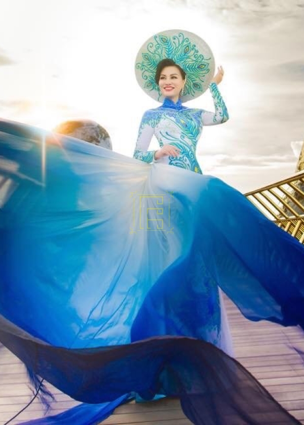 Áo dài xanh